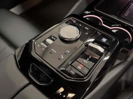 2026 BMW 5-Series - photo 9
