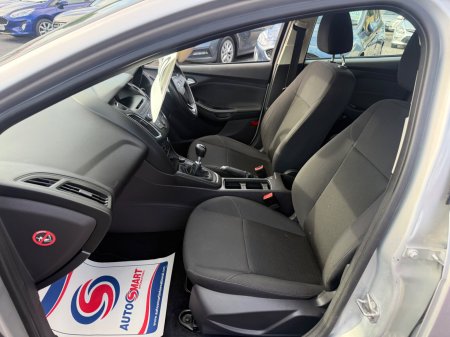 2017 Ford Focus - photo 16