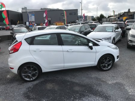 2017 Ford Fiesta - photo 10