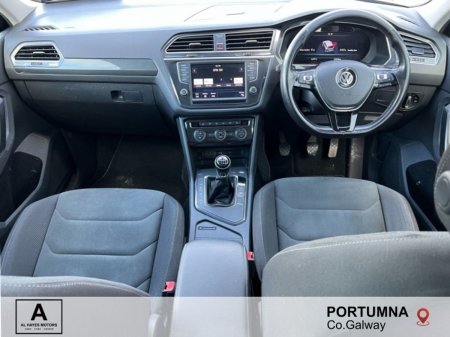 2016 Volkswagen Tiguan - photo 2