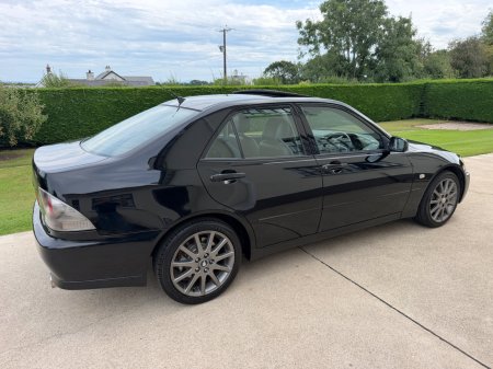 2000 Lexus IS - photo 8