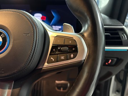 2023 BMW 3-Series - photo 26