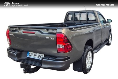 2023 Toyota Hilux - photo 2