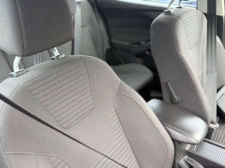 2017 Ford Focus - photo 8