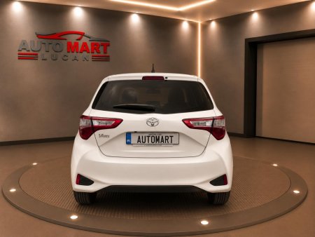 2019 Toyota Vitz - photo 16
