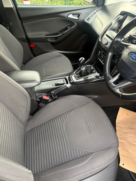 2015 Ford Focus - photo 10