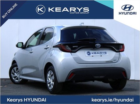 2021 Toyota Yaris - photo 2