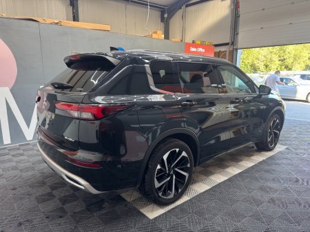 2024 Mitsubishi Outlander - photo 3
