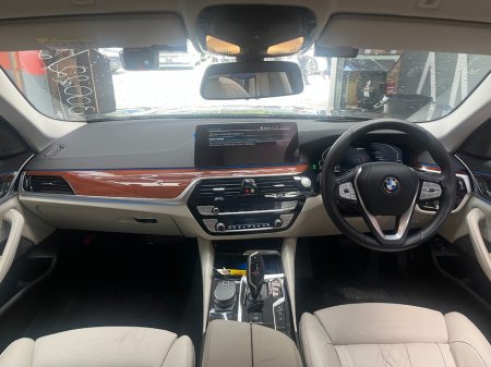 2021 BMW 5-Series - photo 13