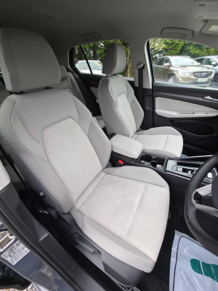 2024 Volkswagen Golf - photo 10