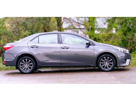 2015 Toyota Corolla - photo 2