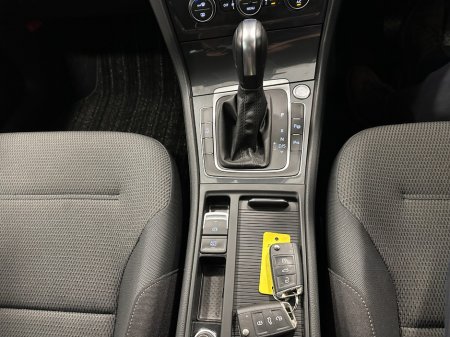 2020 Volkswagen Golf - photo 34
