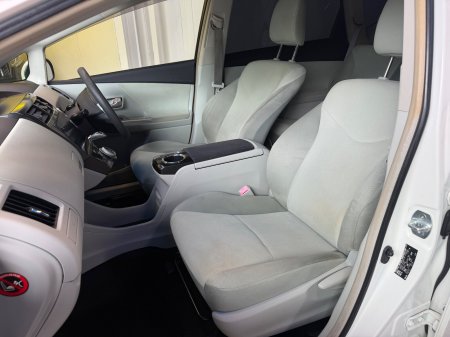 2013 Toyota Prius - photo 8