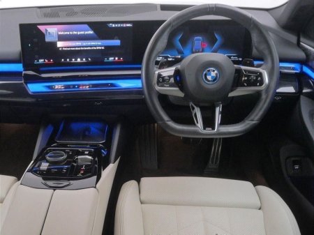 2024 BMW 5-Series - photo 5