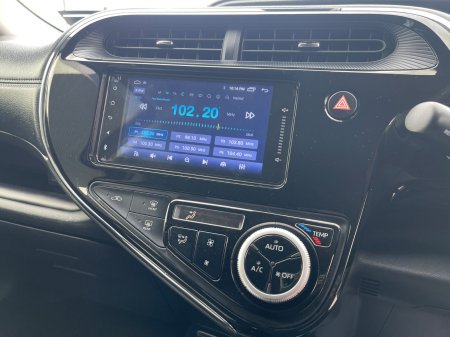 2020 Toyota Aqua - photo 15