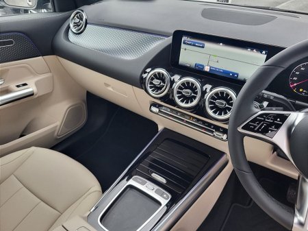 2027 Mercedes-Benz GLA - photo 14