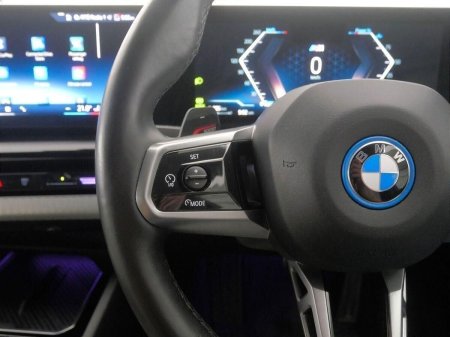 2024 BMW 5-Series - photo 17