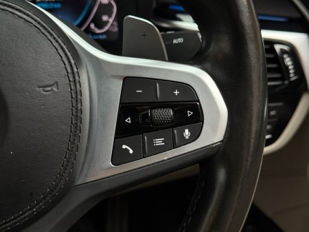 2022 BMW 5-Series - photo 18