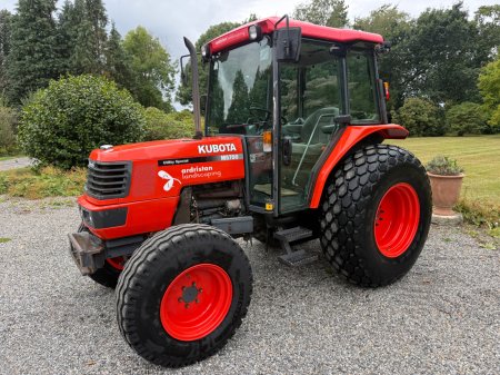 2003 Kubota M5700 - photo 2