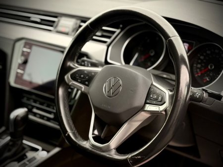 2020 Volkswagen Passat - photo 19