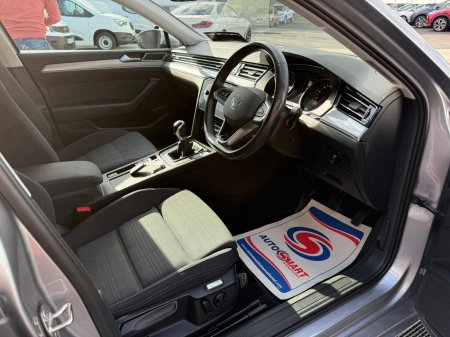 2022 Volkswagen Passat - photo 5