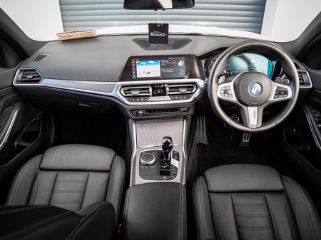 2022 BMW 3-Series - photo 12
