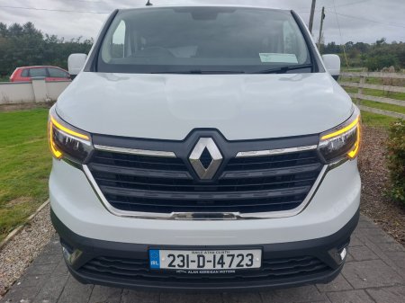 2023 Renault Trafic - photo 2