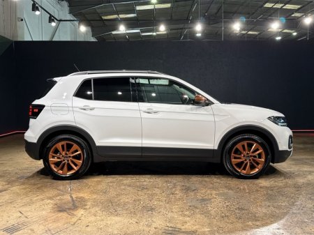 2024 Volkswagen T-Cross - photo 2