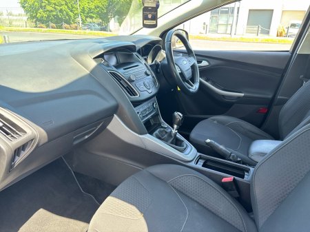 2017 Ford Focus - photo 2