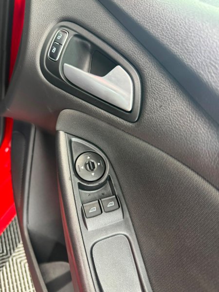 2017 Ford Focus - photo 22