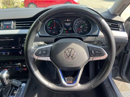 2022 Volkswagen Passat - photo 4