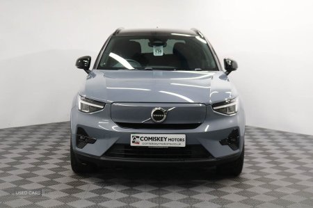 2023 Volvo XC40 - photo 2