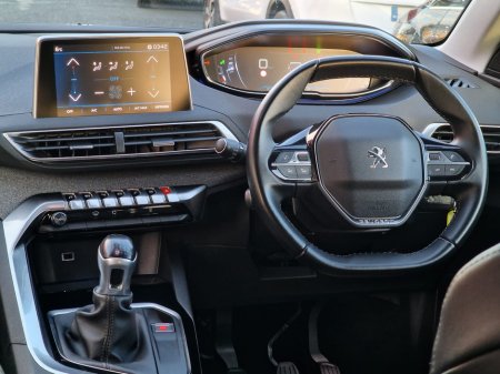 2018 Peugeot 5008 - photo 10
