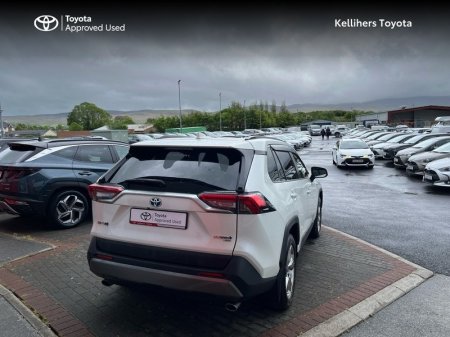 2021 Toyota RAV4 - photo 2