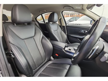 2023 BMW 3-Series - photo 10