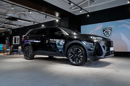 2026 Peugeot 5008 1.2 MHEV 145bhp E-DCS6 GT Exclusive