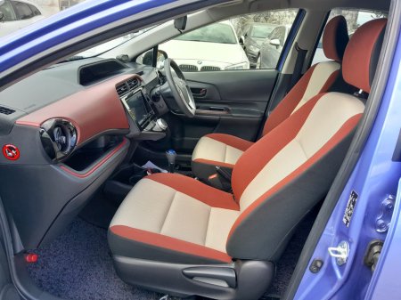 2016 Toyota Aqua - photo 14