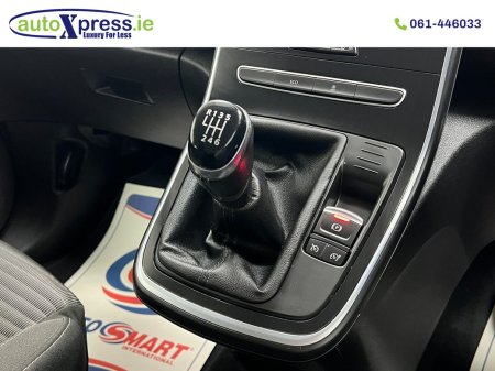 2019 Renault Scenic - photo 16
