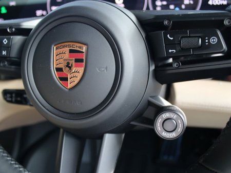 2026 Porsche Taycan - photo 14
