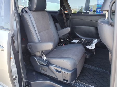 2017 Toyota Estima - photo 19