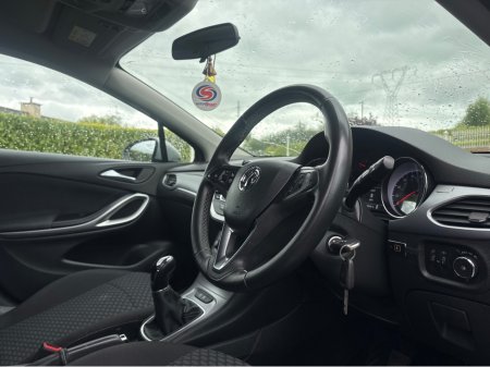 2020 Vauxhall Astra - photo 8