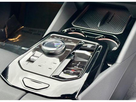 2026 BMW 5-Series - photo 15