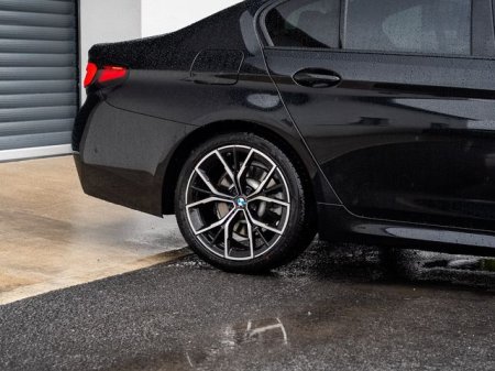 2023 BMW 5-Series - photo 3