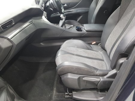 2019 Peugeot 5008 - photo 10