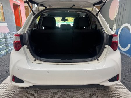2019 Toyota Vitz - photo 8