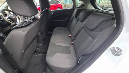2016 Ford Fiesta - photo 24