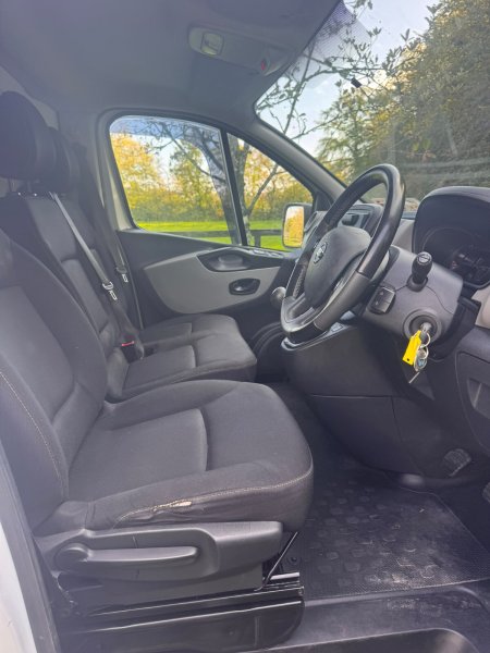 2018 Nissan NV300 - photo 10