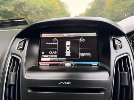 2016 Ford Focus - photo 22