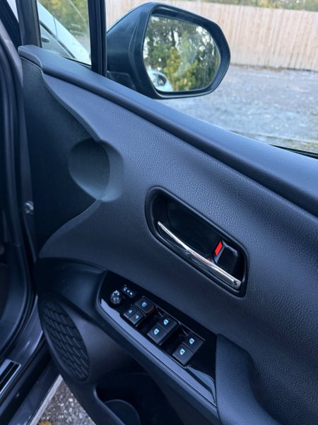 2017 Toyota Prius - photo 27