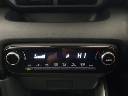 2024 Toyota Yaris - photo 24